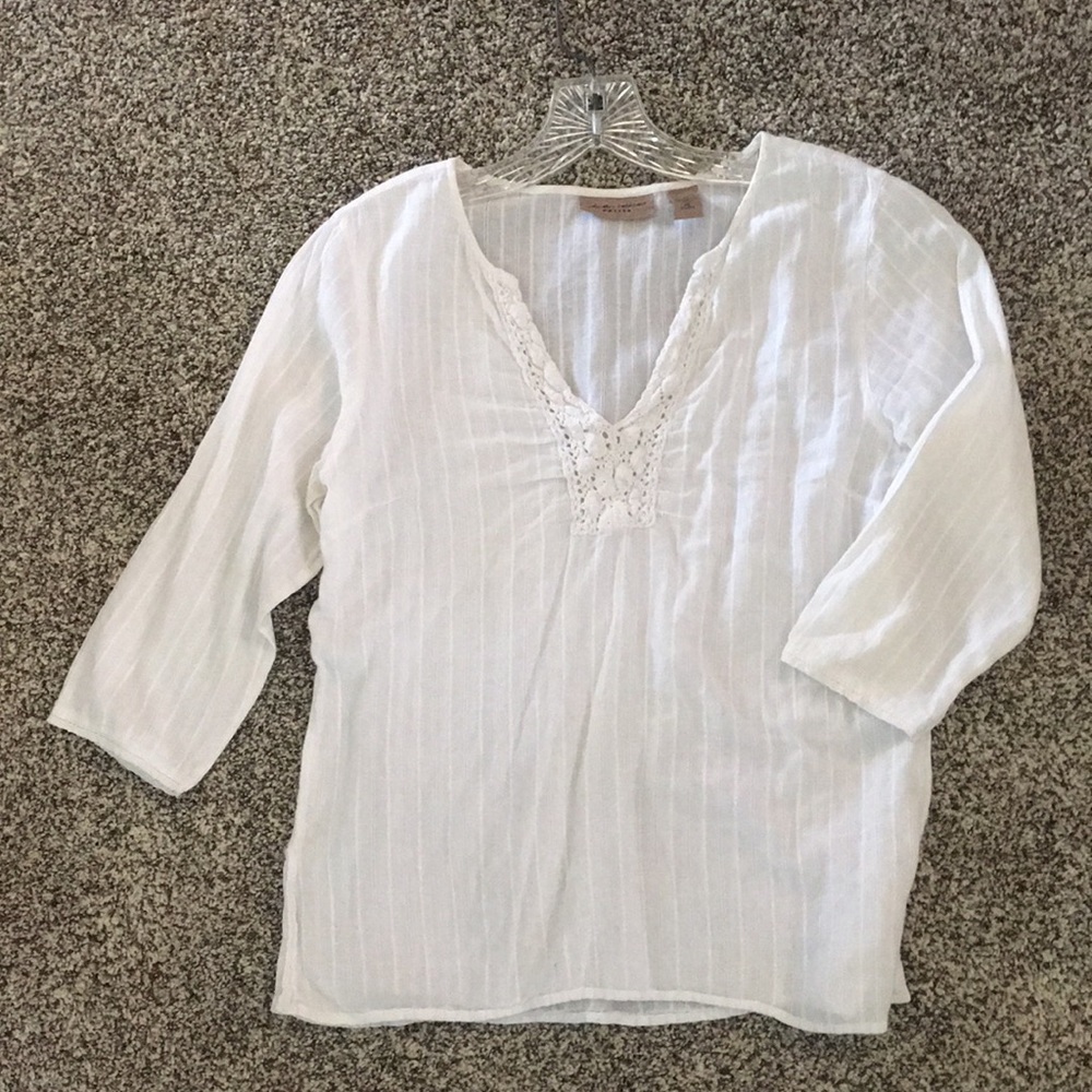 White tunic top with crochet detailing